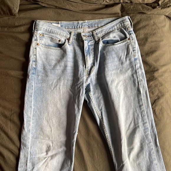 Bootcut Levi’s - Picture 2 of 4